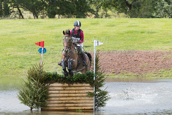 AMY STRUTHERS RIDING  FABRIANO