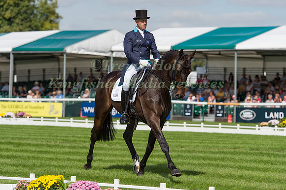 ANDREW  HOY (AUS) RIDING RUTHERGLEN