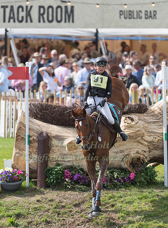 Sammi Birch (AUS) and Finduss PFB