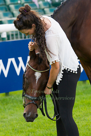 Charlotte Agnew (GBR) and  Out Of Africa Two