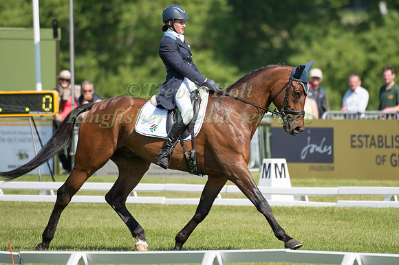 Victoria Scott (RSA) riding Song Du Magay