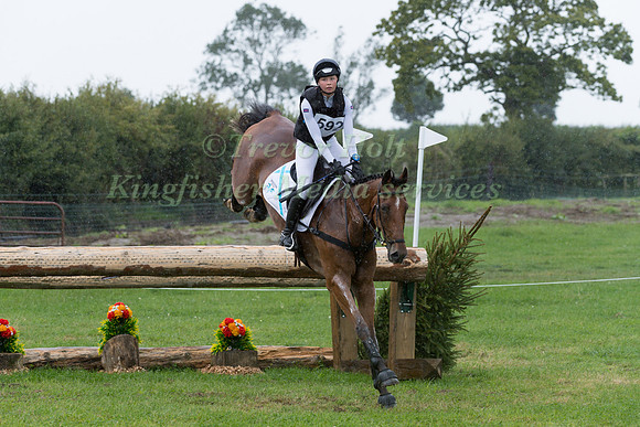 LIZZIE BAUGH RIDING  B EXCLUSIVE