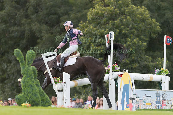 NANA DALTON (GBR) AND ABSOLUT OPPOSITION