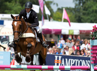 BLYTH  TAIT (NZL) RIDING BEAR NECESSITY V