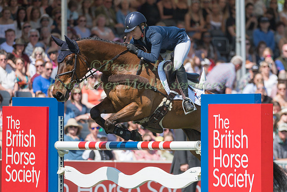 KATE HONEY  (GBR) RIDING  FERNHILL NOW OR NEVER