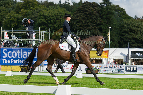 MEGHAN  HEALY (IRL) RIDING LUI D