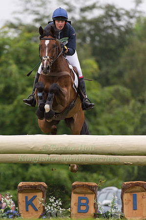 Nicola Rooke (GBR) riding Foreign Encounter