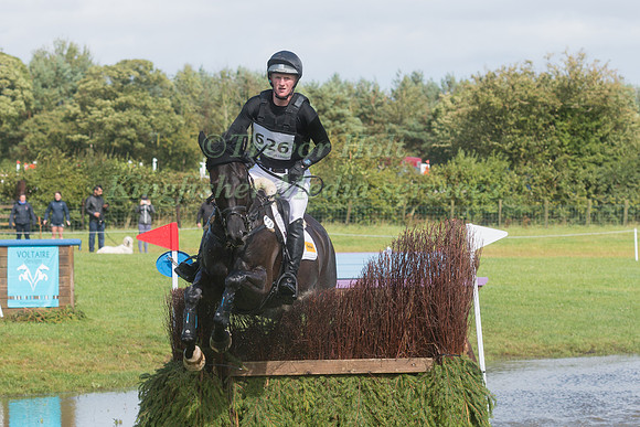 DANIEL SCOTT RIDING  CARRICK DIAMOND SHOWMAN