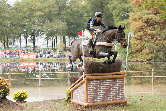 Lissa GREEN  (GBR) AND HOLLYFIELD
