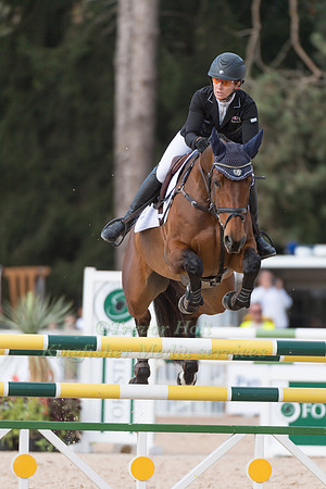 CAROLINE POWELL (NZL) AND FLIPPER K