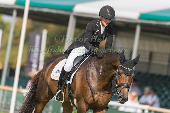 CAROLINE POWELL AND GREENACRES SPECIAL CAVALIER (NZL)