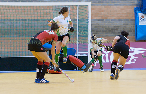 Michelle Liptrot shoots on Goal