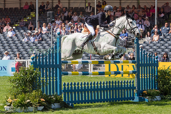 KIRSTY SHORT (GBR) RIDING  COSSAN LAD