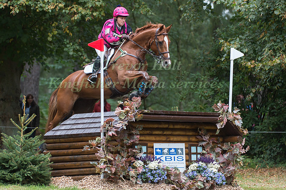 Sharon Polding of Great Britain riding  FINDONFIRECRACKER