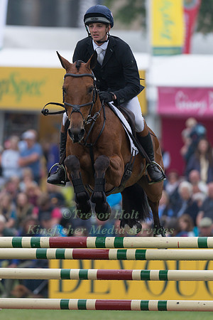 TOM JACKSON (GBR) AND CARPA DU BUISSON Z
