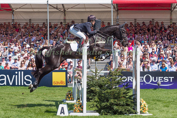 NANA DALTON (GBR) RIDING  ABSOLUT OPPOSITION