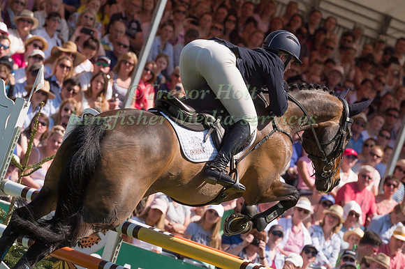 EMILIE CHANDLER (GBR) RIDING  COOPERS LAW