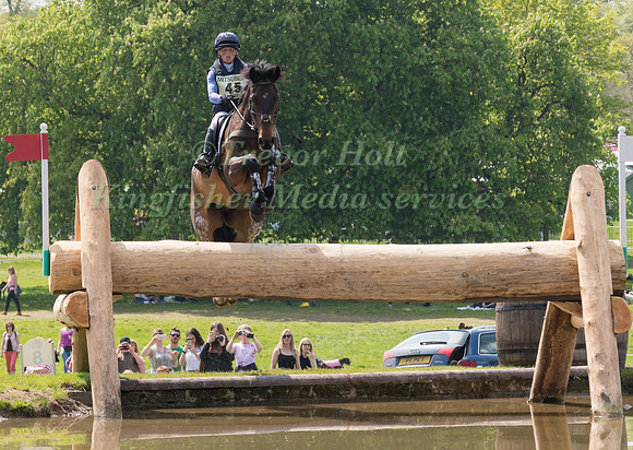 ROSALIND CANTER  (GBR) RIDING  ALLSTAR B