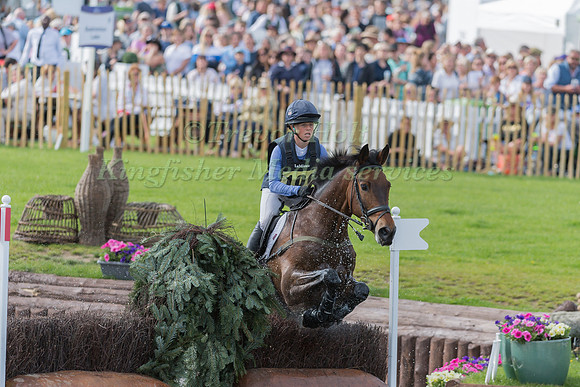 Rosalind Canter (GBR) and Lordships Graffalo