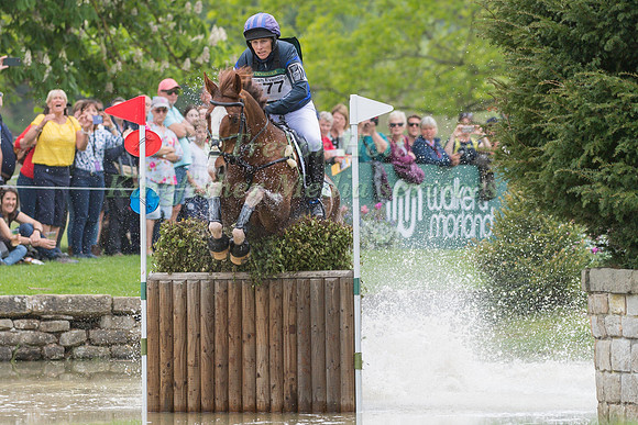 ZARA TINDALL RIDING  CLASS AFFAIR