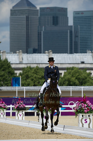 Sam Griffiths and Happy Times in With Canary Wharf in the background