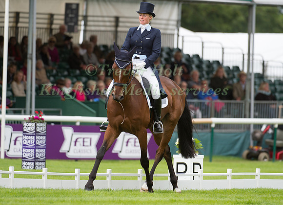 Jodie Amos (GBR) and  Wise Crack