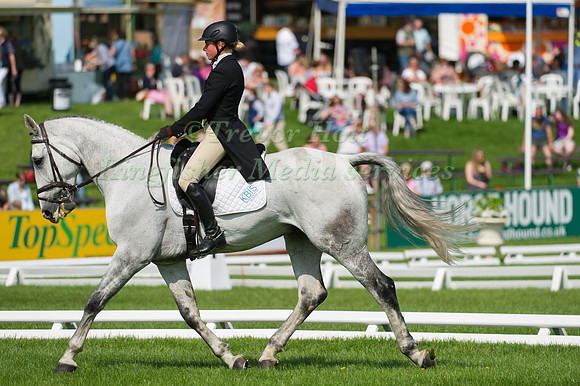 Izzy Taylor and Dax Van Ternieuwbeke