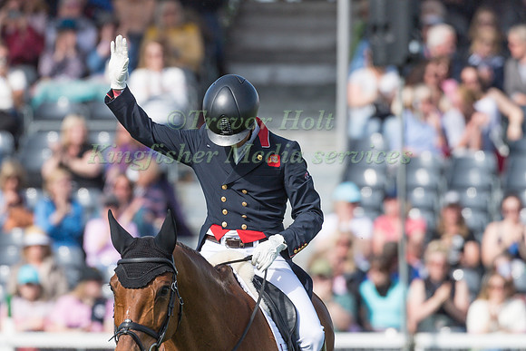 Tom McEwen (GBR) and Toledo De Kerser