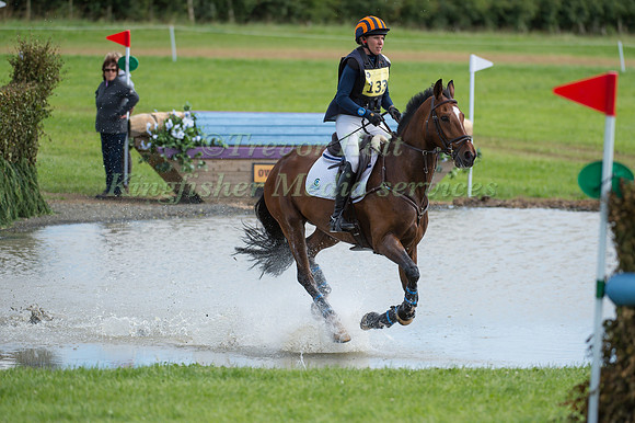 Elisabeth Halliday-Sharp (USA) riding Carpe Diem IV