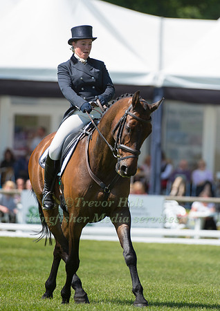 Imogen Murray (GBR) riding Wiseguy IV