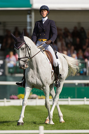 KIRSTY SHORT (GBR) RIDING COSSAN LAD