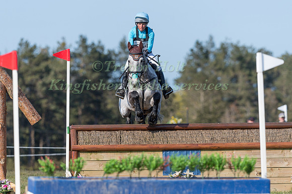 IZZY TAYLOR RIDING HAPPY DAYS