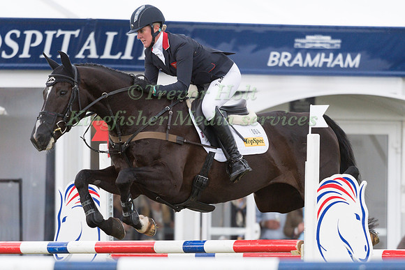 NICOLA WILSON (GBR) AND YACABO BK