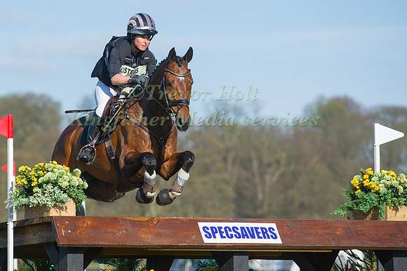 Bettina Hoy riding Seigneur Medicott