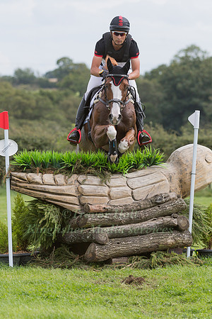 ALEX HUA TIAN RIDING  BALLBREAKER SD