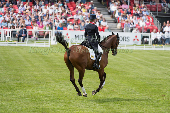 Nicola Wilson of Great Britain  and One Two Many