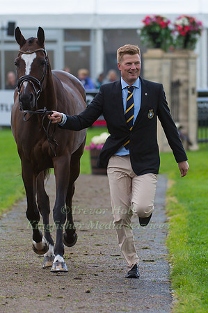 Niklas Lindback of Sweden with Cendrillon