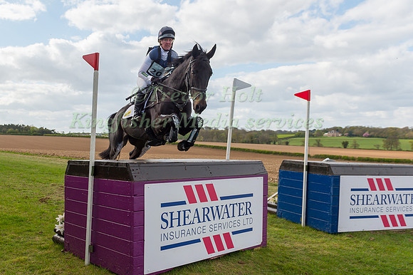 NICOLA WILSON (GBR) RIDING ANNIE CLOVER