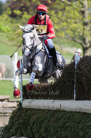 Paul  Tapner (AUS) riding Kilronan