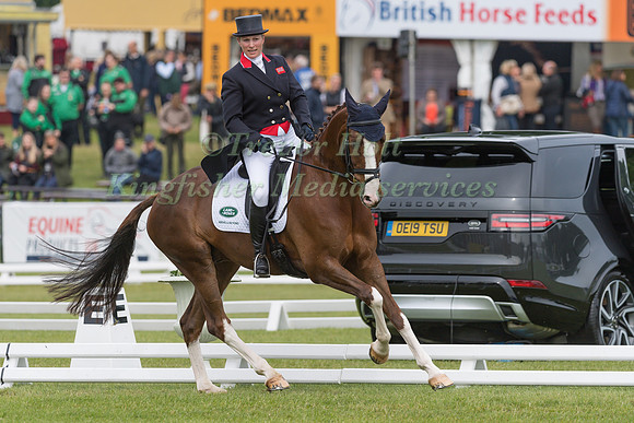 ZARA TINDALL (GBR) AND CLASS AFFAIR