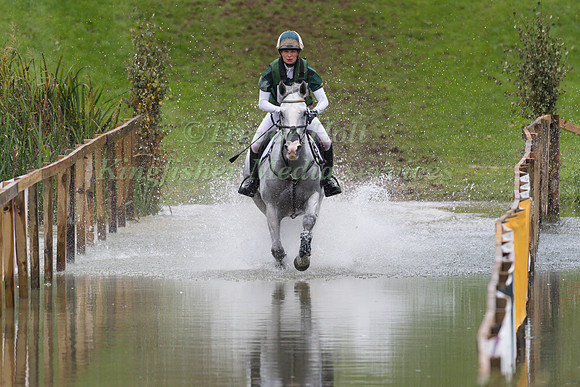 JODIE SEDDON (GBR) RIDING SKIES THE LIMIT III TAKING PART IN THE 8 / 9 YEAR OLD CIC THREE STAR CROSS COUNTRY AT THE SSANGYONG BLENHEIM PALACE INTERNATIONAL HORSE TRIALS