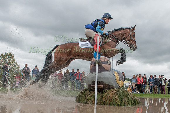 Jodie Amos riding  WISE CRACK