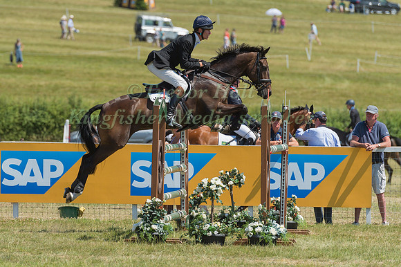 WILLIAM FOX-PITT (GBR) AND BAY MY HERO