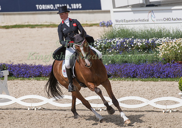 Nicola Wilson (GBR) and One Two Many