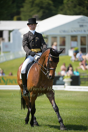 Tom Grant (GBR) riding Cloncolman Lad