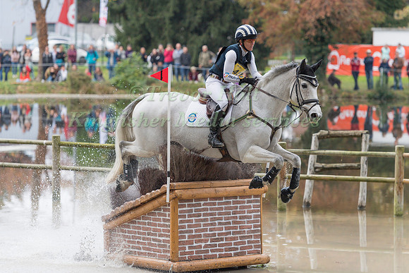 Caroline POWELL  (NZL) AND UP UP AND AWAY Y