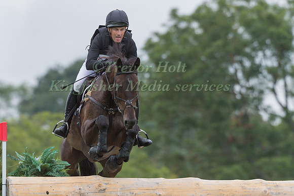 GORDON MURPHY AND LEGEND DE LUX
