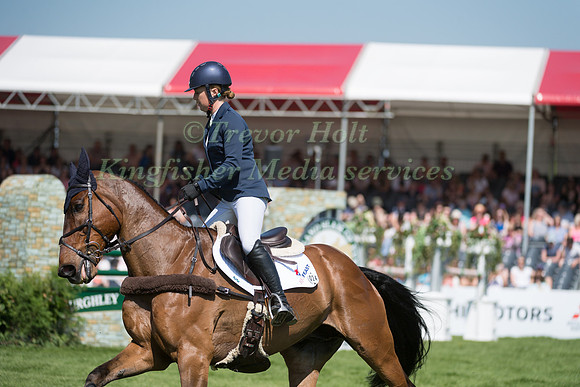 KATE HONEY  (GBR) RIDING  FERNHILL NOW OR NEVER