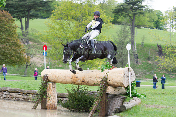 Hazel Towers riding  SIMPLY SMART