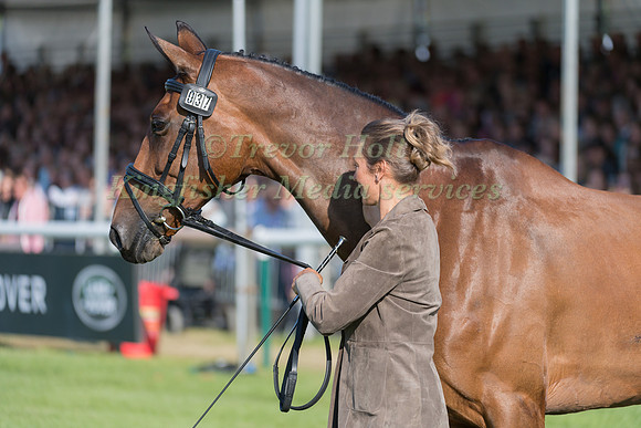 SARAH BULLIMORE (GBR) AND REVE DU ROUET